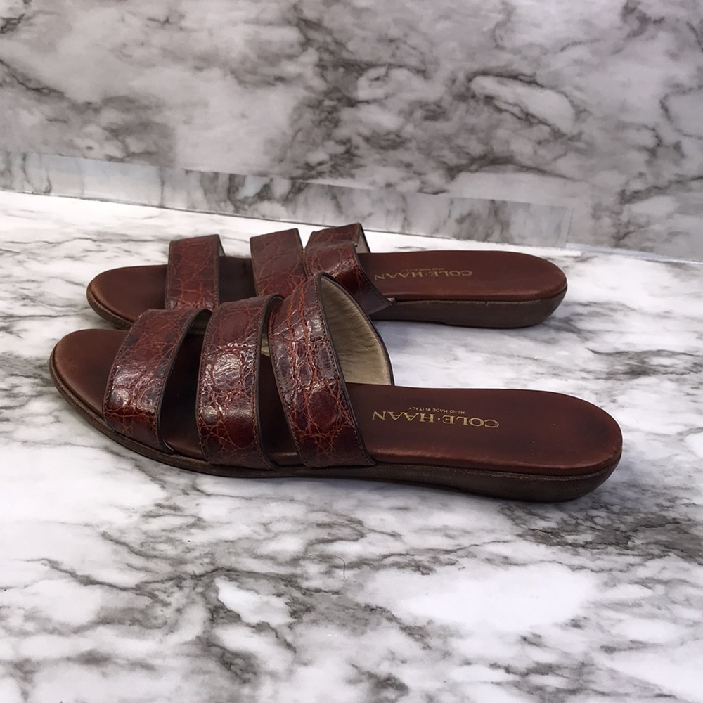 COLE HAAN BROWN LEATHER MOC CROC STRAPPY FLAT Sandals Slides WOMEN SZ 6.5B ITALY - Picture 7 of 16